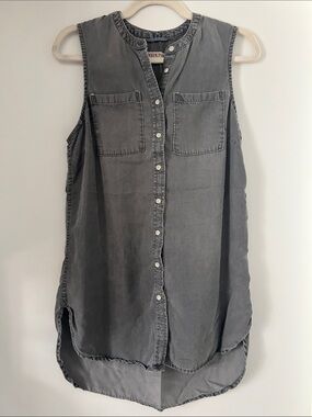 Sleeveless Washed Gray Button-Front Tunic Top -